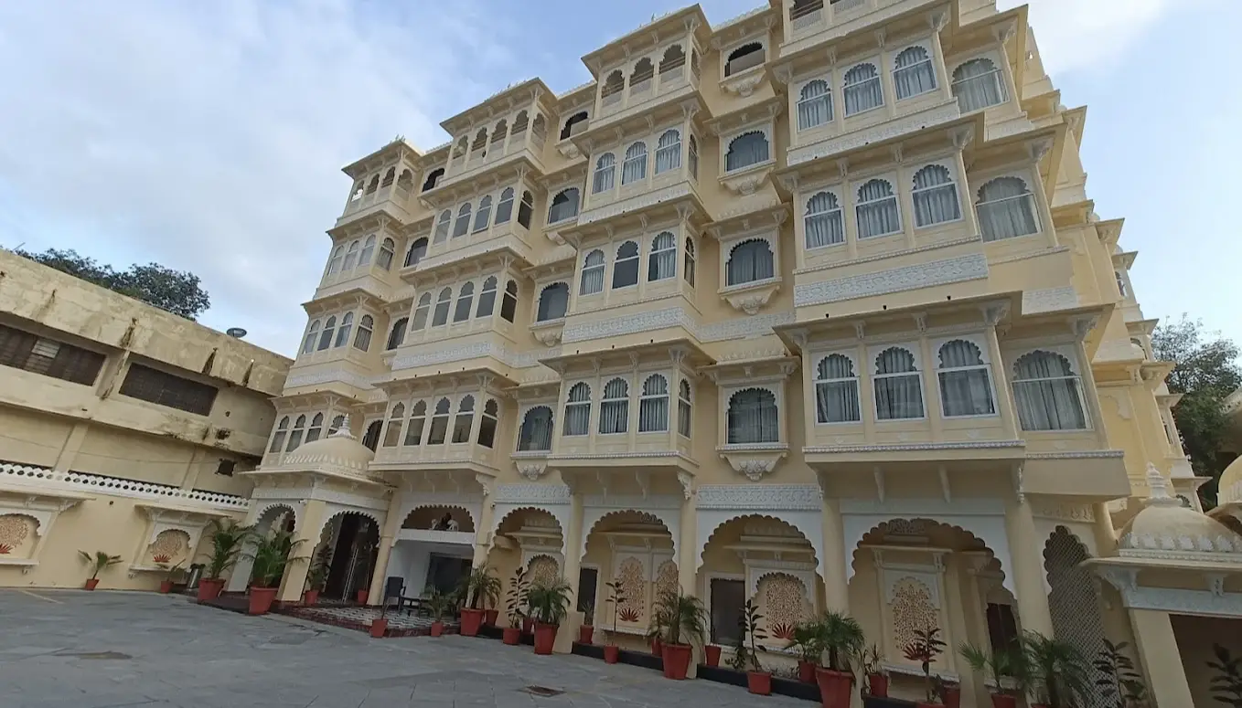 Hotel Saheli Palace